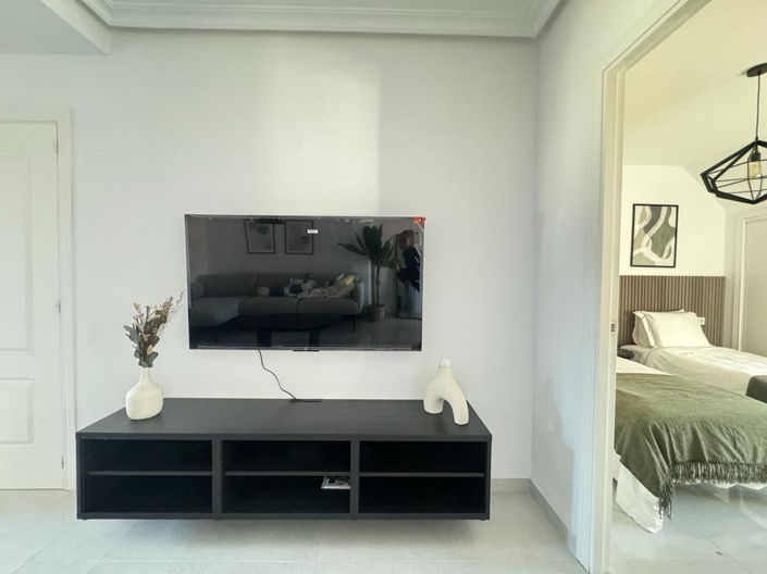 Image No.17-2 Bed Property for sale