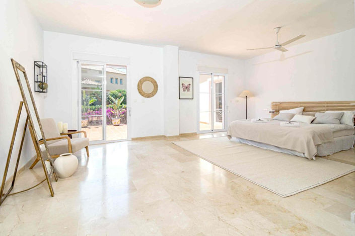 Image No.13-6 Bed Villa for sale