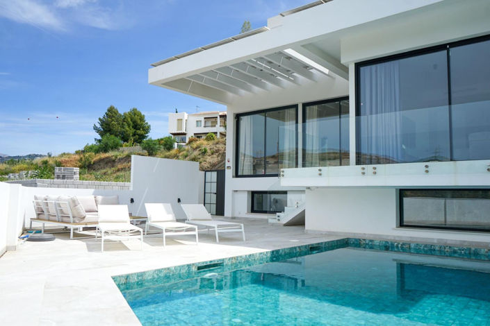 Image No.2-5 Bed Villa for sale