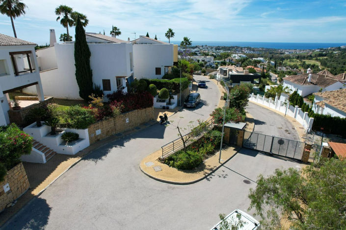 Image No.34-5 Bed Villa for sale