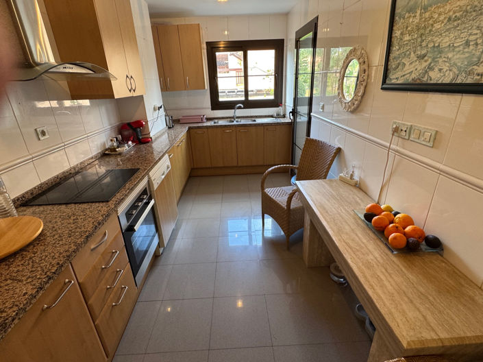 Image No.12-Appartement de 4 chambres à vendre à Estepona