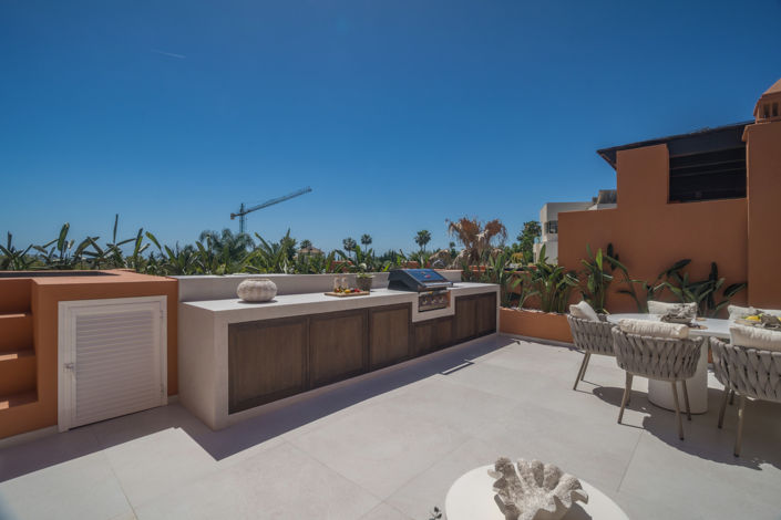 Image No.23-4 Bed Property for sale