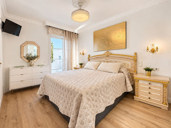 Image No.18-4 Bed Townhouse for sale