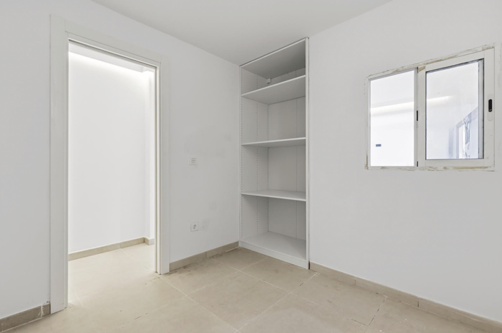 Image No.11-1 Bed Studio for sale