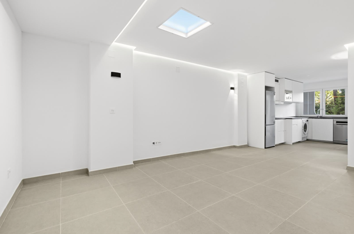 Image No.2-1 Bed Studio for sale