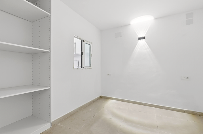 Image No.13-Studio for sale