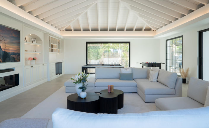 Image No.2-5 Bed Villa for sale