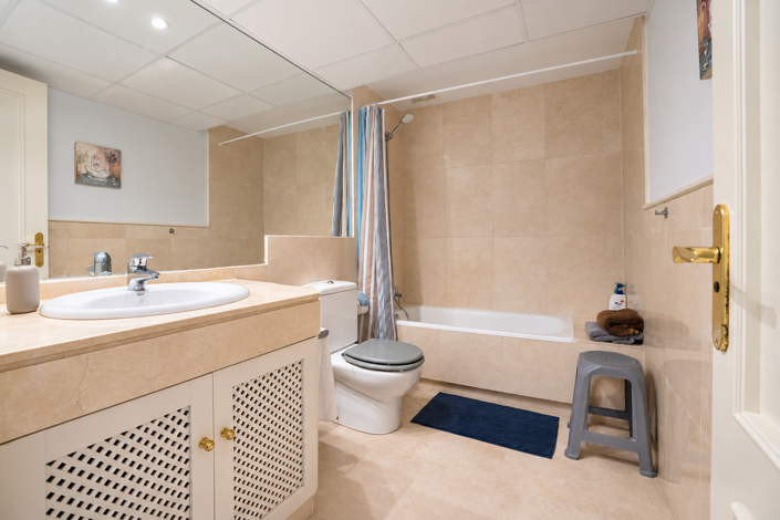 Image No.17-3 Bed Apartment for sale