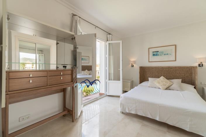 Image No.13-2 Bed Semi-Detached for sale