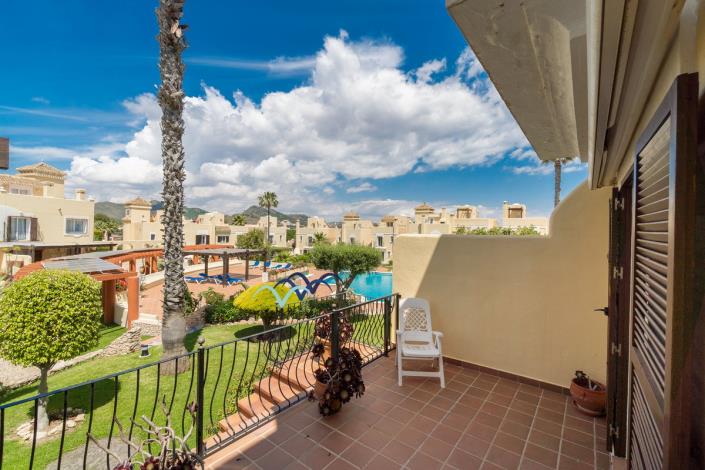 Image No.32-2 Bed Semi-Detached for sale