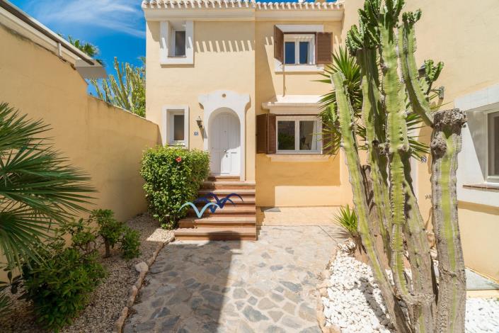 Image No.37-2 Bed Semi-Detached for sale