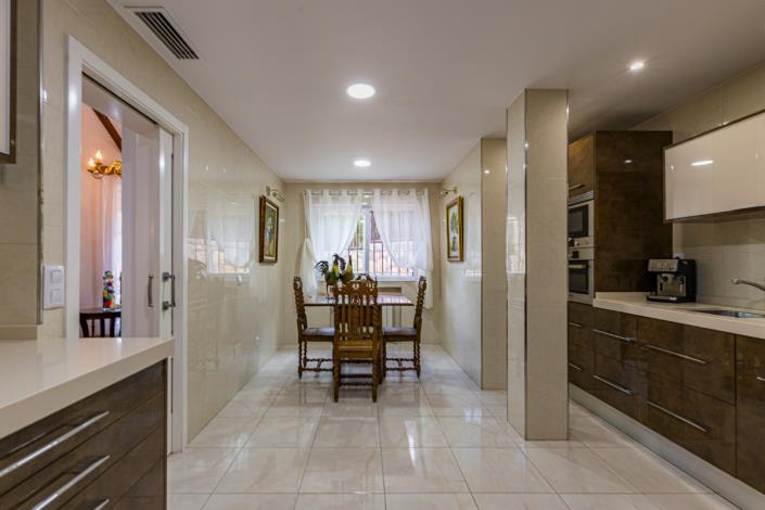 Image No.7-5 Bed Villa / Detached for sale