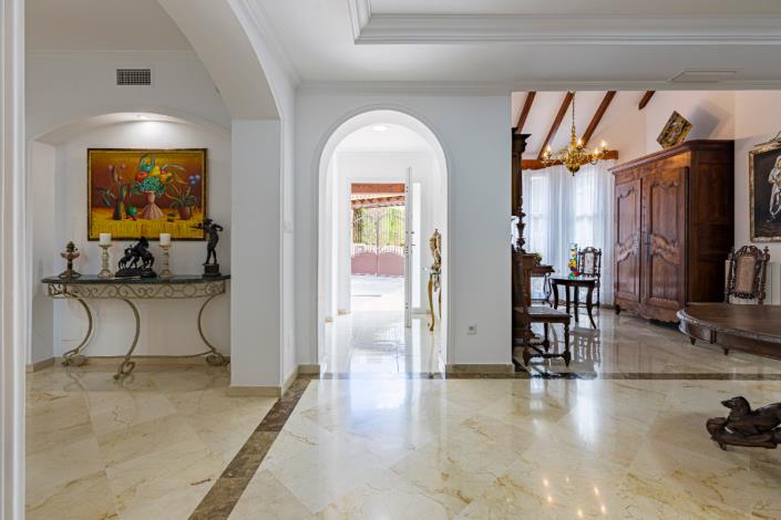 Image No.18-5 Bed Villa / Detached for sale