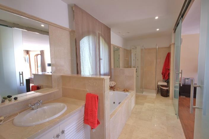 Image No.23-6 Bed Villa / Detached for sale