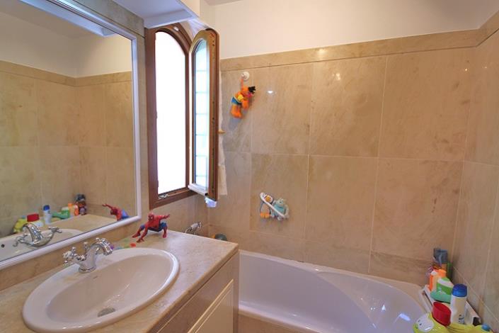 Image No.35-6 Bed Villa / Detached for sale