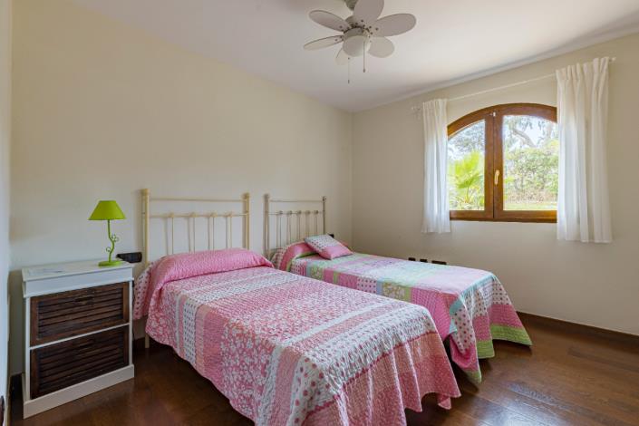 Image No.29-6 Bed Villa / Detached for sale