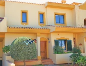 Hacienda-del-Golf-22-Front-of-Villa