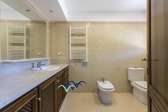 Image No.27-3 Bed Semi-Detached for sale