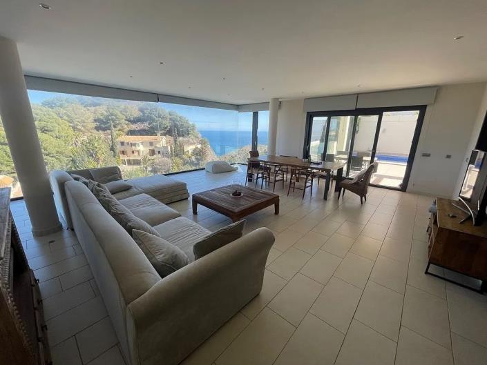 Image No.2-5 Bed Villa / Detached for sale