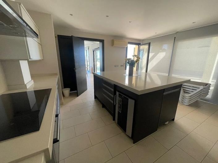 Image No.13-5 Bed Villa / Detached for sale