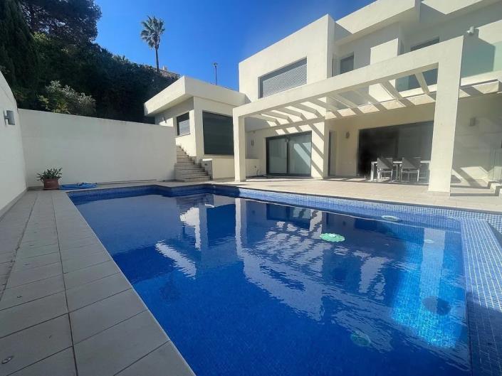 Image No.17-5 Bed Villa / Detached for sale