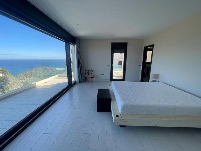 Image No.18-5 Bed Villa / Detached for sale