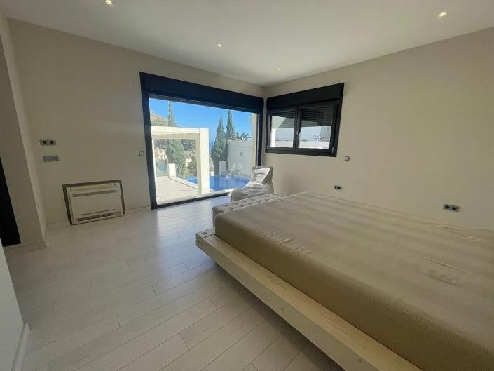 Image No.22-5 Bed Villa / Detached for sale