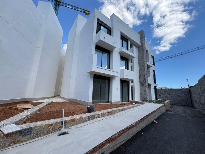 Image No.22-3 Bed Apartment for sale