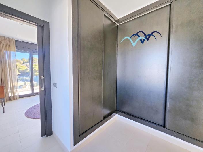 Image No.19-5 Bed Villa / Detached for sale