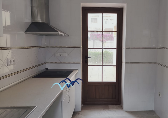 Image No.16-2 Bed Semi-Detached for sale