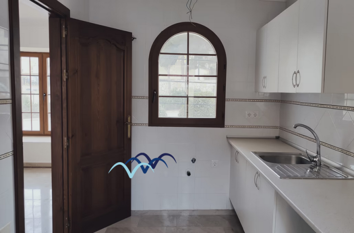 Image No.17-2 Bed Semi-Detached for sale