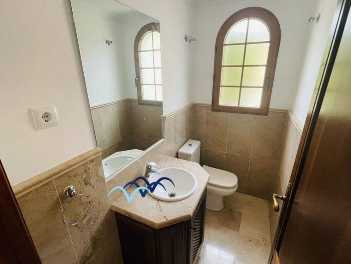 Image No.20-2 Bed Semi-Detached for sale