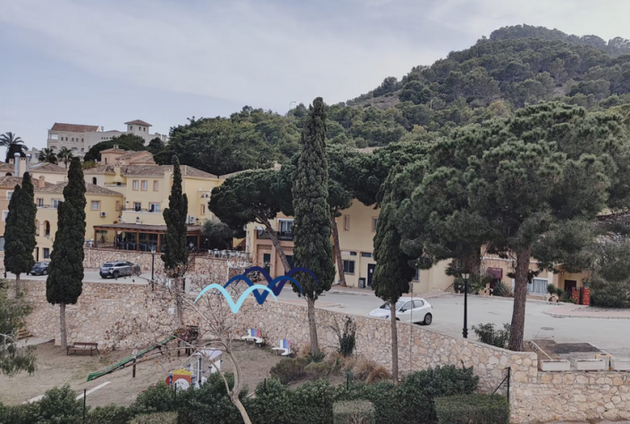 Image No.39-2 Bed Semi-Detached for sale