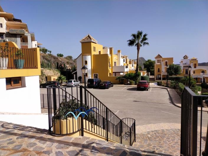 Image No.42-2 Bed Semi-Detached for sale