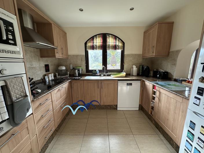 Image No.9-4 Bed Villa / Detached for sale