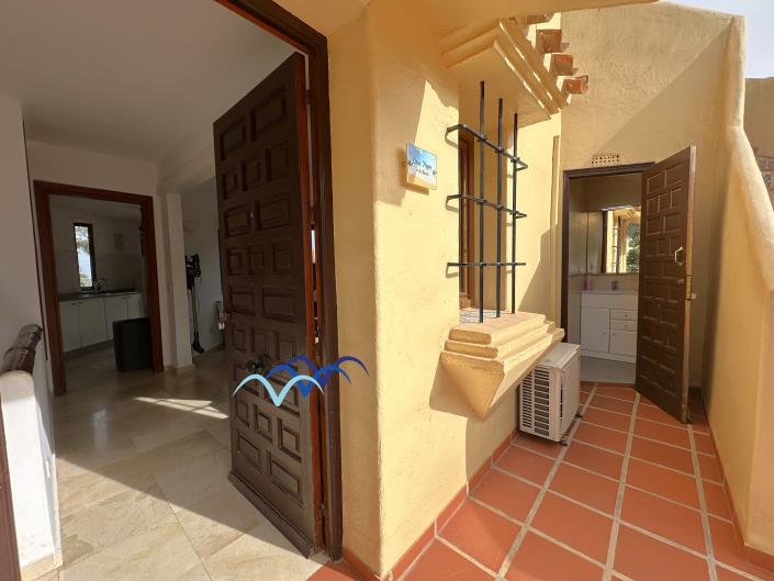 Image No.4-4 Bed Semi-Detached for sale