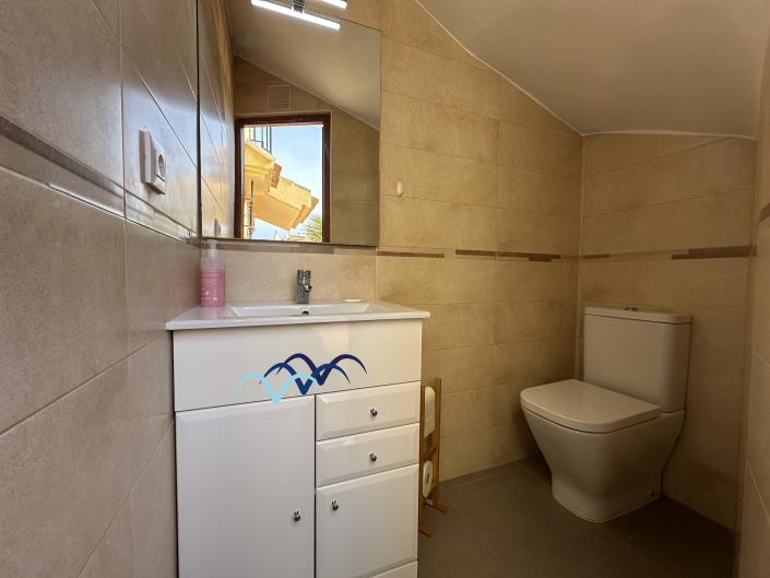 Image No.5-4 Bed Semi-Detached for sale