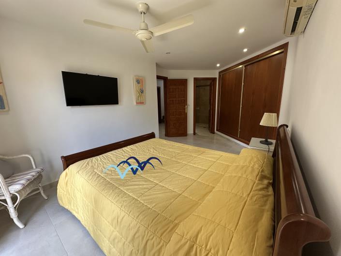 Image No.16-4 Bed Semi-Detached for sale