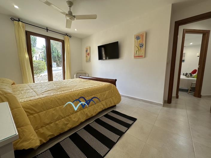 Image No.18-4 Bed Semi-Detached for sale