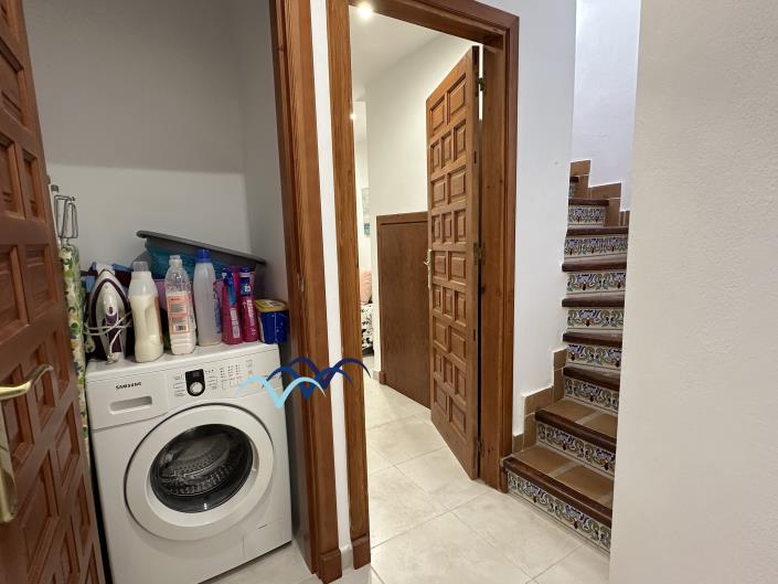 Image No.26-4 Bed Semi-Detached for sale