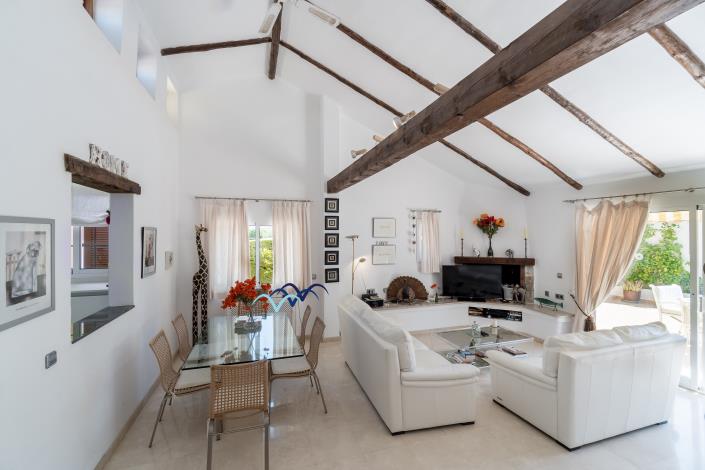 Image No.10-3 Bed Villa / Detached for sale