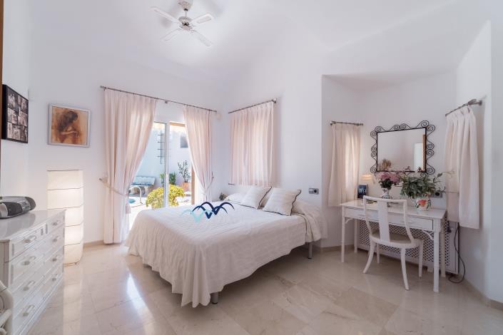 Image No.17-3 Bed Villa / Detached for sale