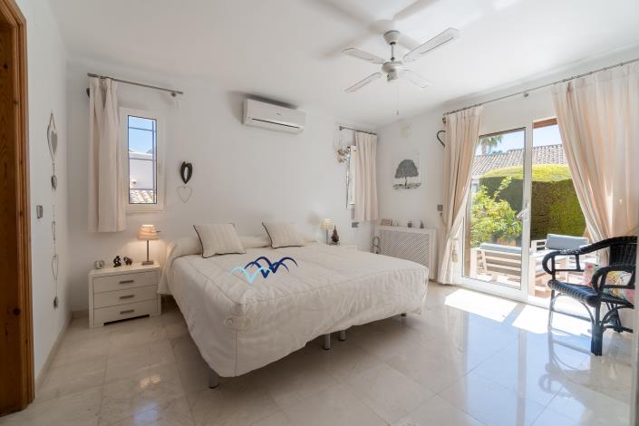 Image No.27-3 Bed Villa / Detached for sale