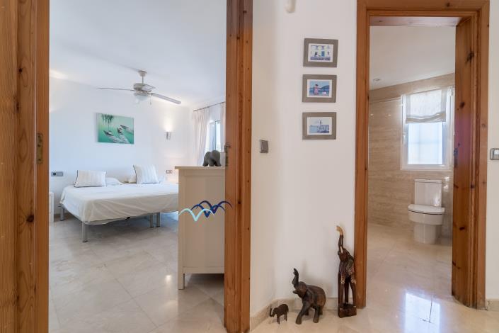 Image No.32-3 Bed Villa / Detached for sale