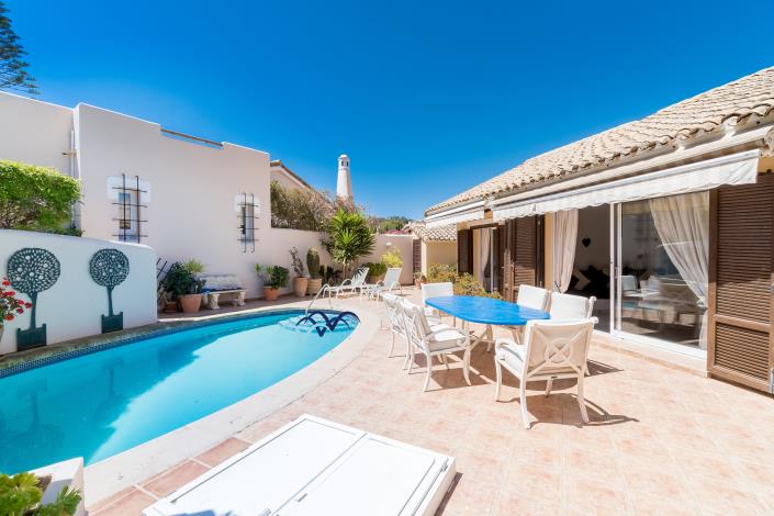 Image No.39-3 Bed Villa / Detached for sale