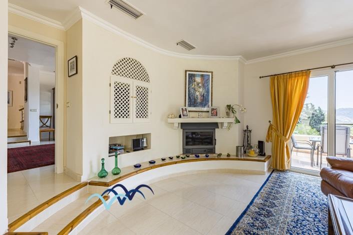 Image No.7-4 Bed Village House for sale