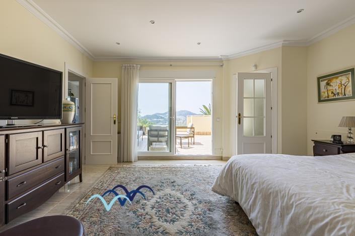 Image No.14-4 Bed Village House for sale