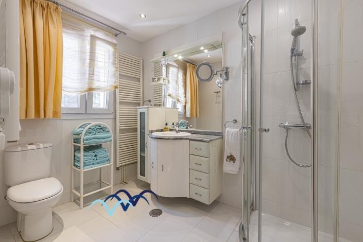 Image No.26-4 Bed Village House for sale