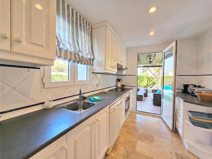 Image No.11-5 Bed Villa / Detached for sale