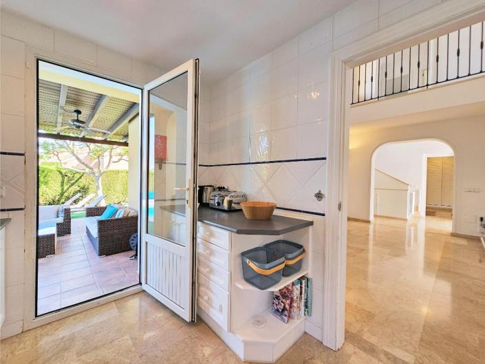 Image No.13-5 Bed Villa / Detached for sale